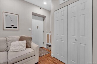 25 W Broadway, Unit 110 in Long Beach, NY - Building Photo - Building Photo