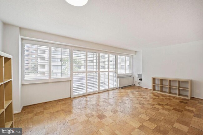 4515 Willard Ave in Chevy Chase, MD - Building Photo - Building Photo