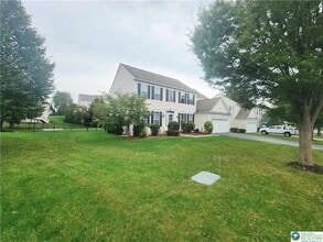 8858 Pathfinder Rd in Breinigsville, PA - Building Photo - Building Photo