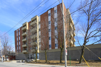 Princess Apartments in Kitchener, ON - Building Photo - Building Photo