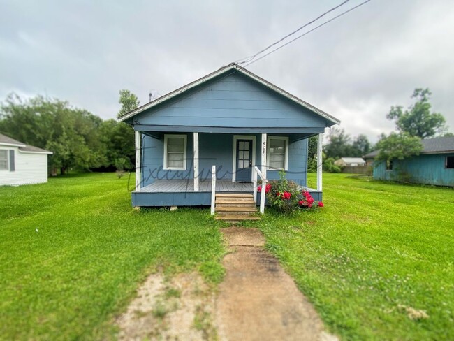 property at 407 S Knapp Ave