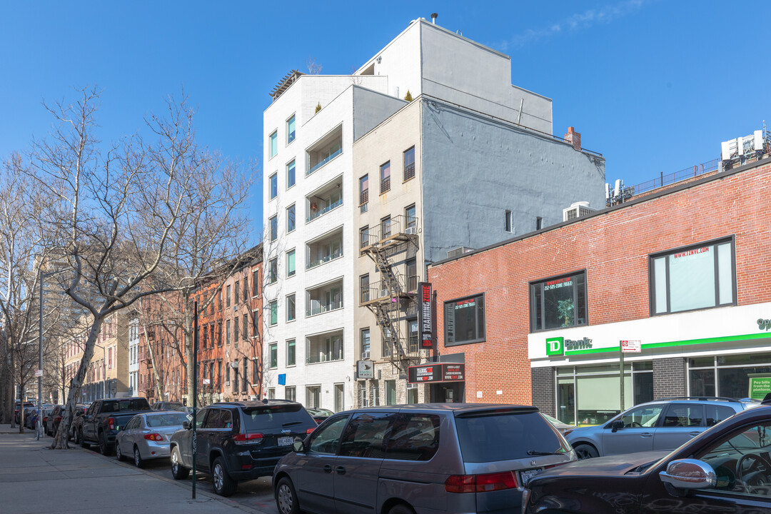 355 E 19th St in New York, NY - Building Photo