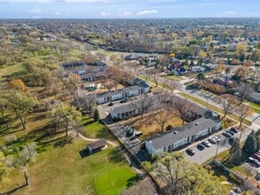 Golfview Apartments in Sterling Heights, MI - Building Photo - Building Photo