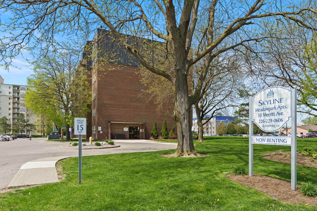 50 Merritt Ave in Chatham, ON - Building Photo