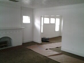 3296 Calvert St, Unit Upper unity 2# in Detroit, MI - Building Photo - Building Photo