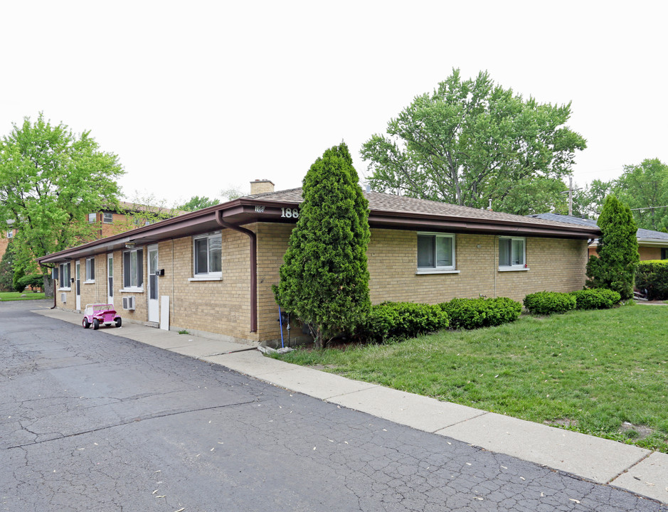 188 E Lorraine Ave in Addison, IL - Foto de edificio