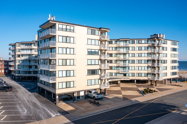 Longport Seaview Condominium in Longport, NJ - Building Photo - Building Photo