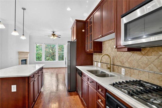 property at 11 Perimeter Center E