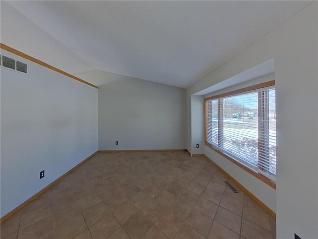 9319 93rd St S in Cottage Grove, MN - Building Photo - Building Photo