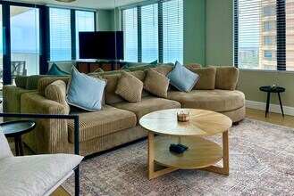 3043 S Atlantic Ave, Unit Oceanfront bliss in Daytona Beach Shores, FL - Building Photo - Building Photo