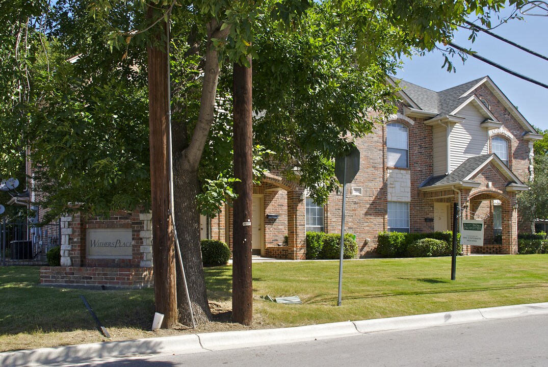 501 Withers St in Denton, TX - Building Photo