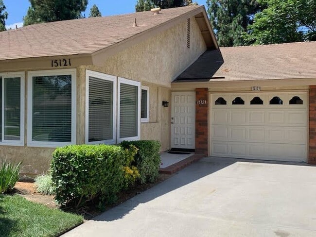 15121 Village 15 in Camarillo, CA - Building Photo - Building Photo