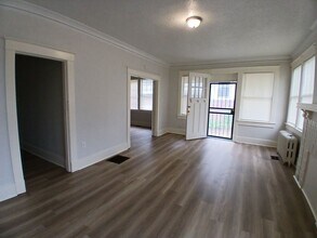 2092 E McLemore Ave in Memphis, TN - Building Photo - Building Photo