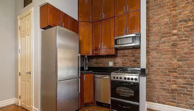 233 E 59th St, Unit 4B in New York, NY - Building Photo - Building Photo