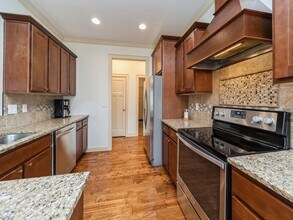 16035 Northpark Dr in Urbandale, IA - Building Photo - Building Photo