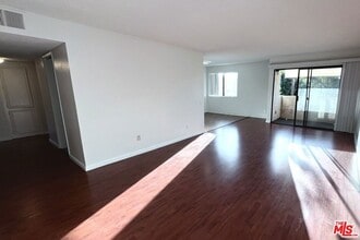 7442 Hazeltine Ave in Los Angeles, CA - Building Photo - Building Photo