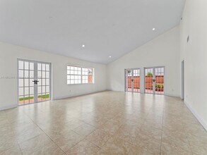 9947 NW 47th Terrace in Doral, FL - Building Photo - Building Photo