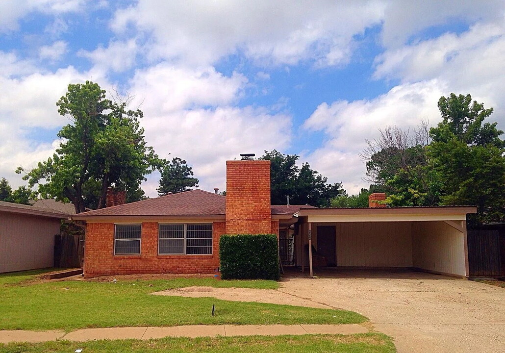 4520 65th St in Lubbock, TX - Foto de edificio