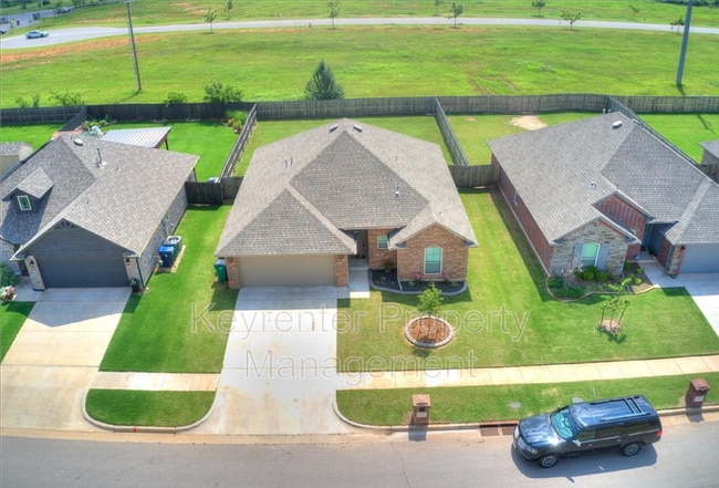 15316 Hill Branch Rd in Edmond, OK - Foto de edificio - Building Photo