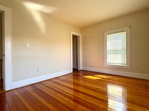 106 Vanderbilt Ave in West Hartford, CT - Building Photo - Building Photo