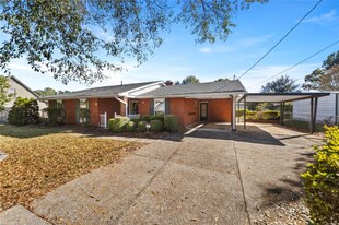 718 Dunbarton Rd in Montgomery, AL - Building Photo