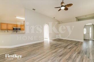 4708 Bear Claw Ct in Valrico, FL - Building Photo - Building Photo