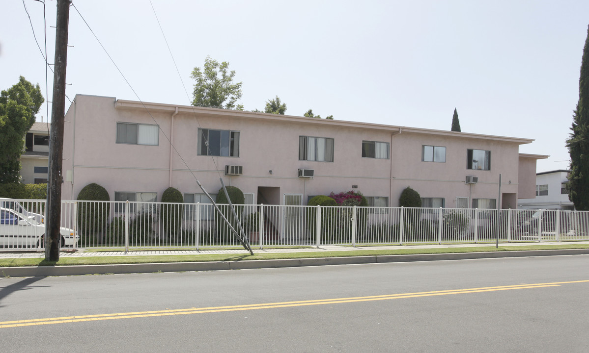 11854 Erwin St in North Hollywood, CA - Foto de edificio