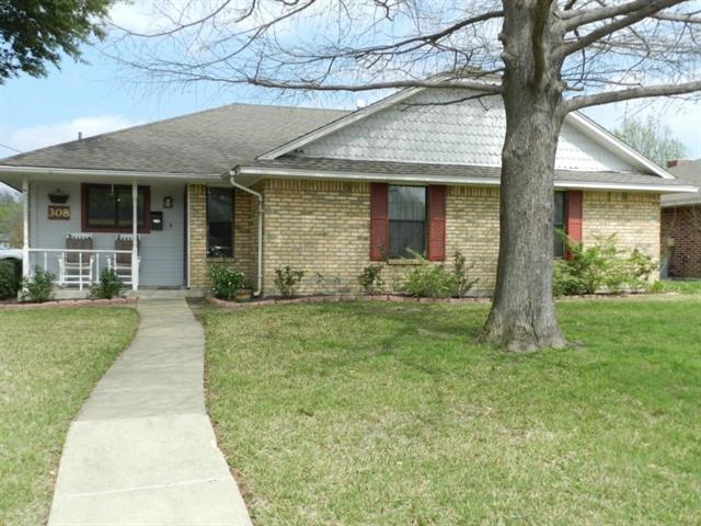 308 Floyd St in Waxahachie, TX - Building Photo