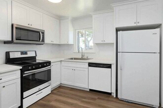 2936-2966 Sherwin Ave in Ventura, CA - Building Photo - Building Photo