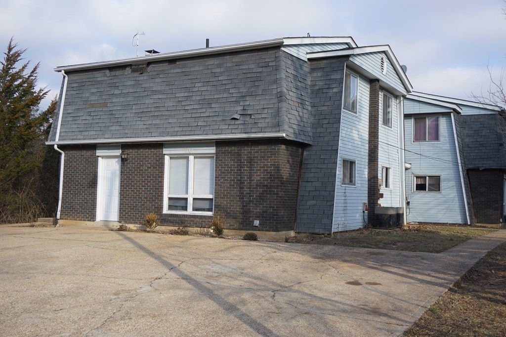 1101 Laguille Ct in Rolla, MO - Foto de edificio