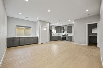 1584 W Wakefield Ave in Anaheim, CA - Building Photo - Building Photo