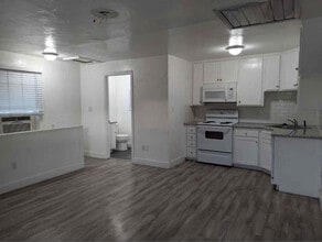 812 N St in Sanger, CA - Building Photo - Building Photo