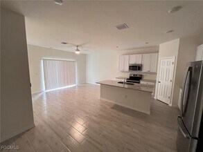 4745-4747 27th St SW in Lehigh Acres, FL - Building Photo - Building Photo