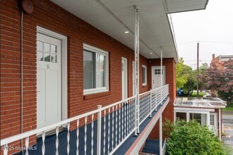 195 S Broadway in Saratoga Springs, NY - Building Photo - Building Photo