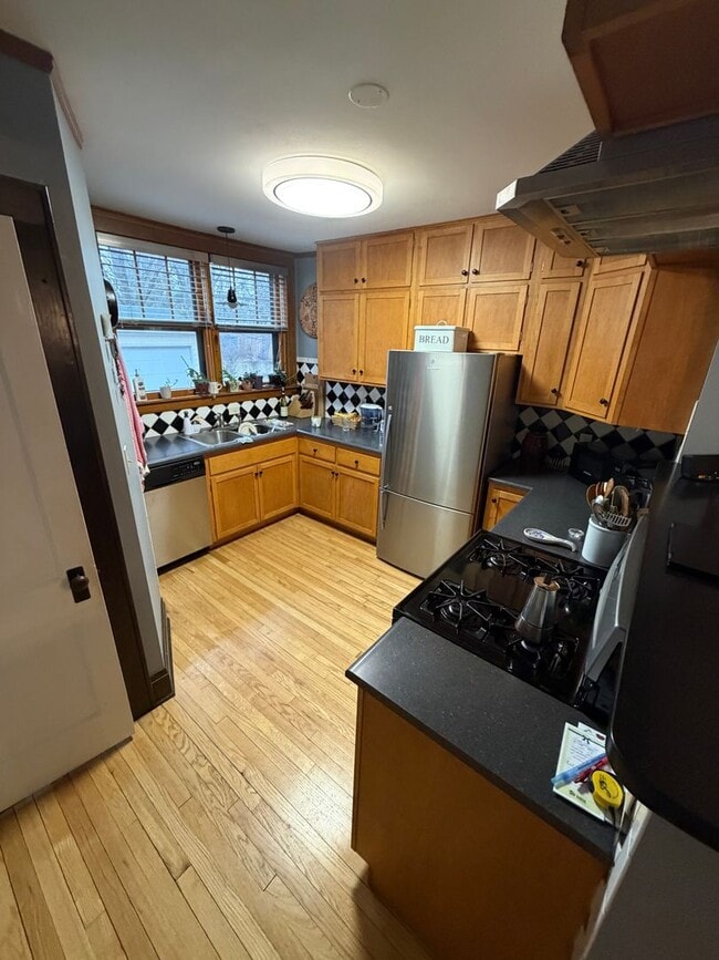 327 56th St in Des Moines, IA - Building Photo - Building Photo