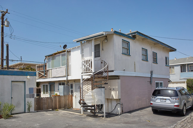 1400 Ocean Ave in Seal Beach, CA - Building Photo - Building Photo