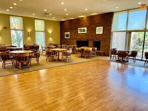 404 Paradise Rd in Swampscott, MA - Building Photo - Building Photo