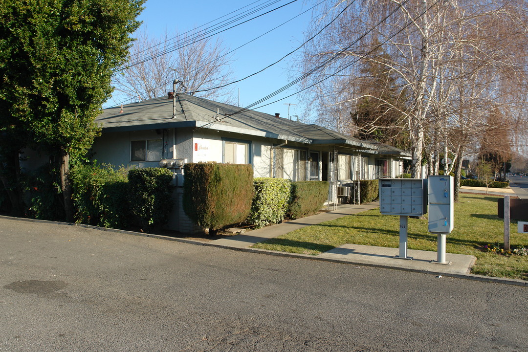 1612 Neal Dow Ave in Chico, CA - Building Photo