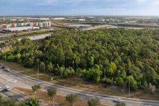 Avery Alico in Ft. Myers, FL - Building Photo