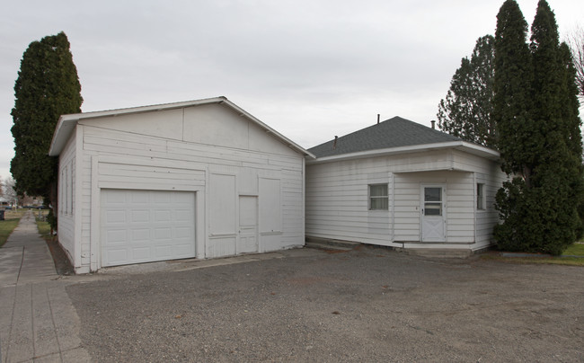 203 S Greenwood St in Shoshone, ID - Building Photo - Building Photo