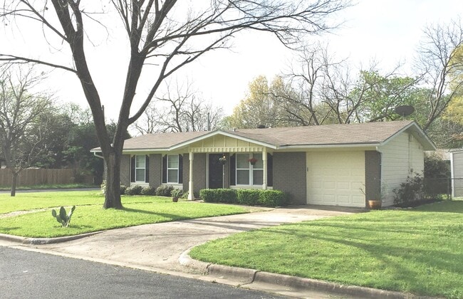 1405 Green Forest Dr in Austin, TX - Building Photo - Building Photo