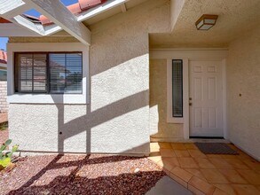8423 Palmada Dr in Las Vegas, NV - Building Photo - Building Photo