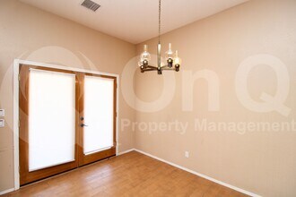 6110 E Milton Dr in Cave Creek, AZ - Building Photo - Building Photo