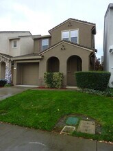 2371 Snowberry Cir in West Sacramento, CA - Building Photo - Building Photo