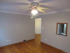 20404 Wakenden St in Redford, MI - Building Photo - Building Photo