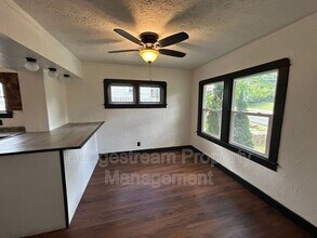 216 W Hillcrest Ave in Dayton, OH - Building Photo - Building Photo