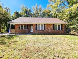 115 Dawn Ct in Mebane, NC - Building Photo