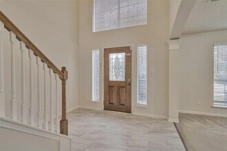 511 Elm Ridge Dr in Spring, TX - Foto de edificio - Building Photo