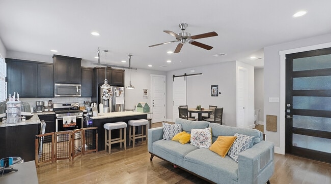 223 Claremont Ave in San Antonio, TX - Building Photo - Building Photo