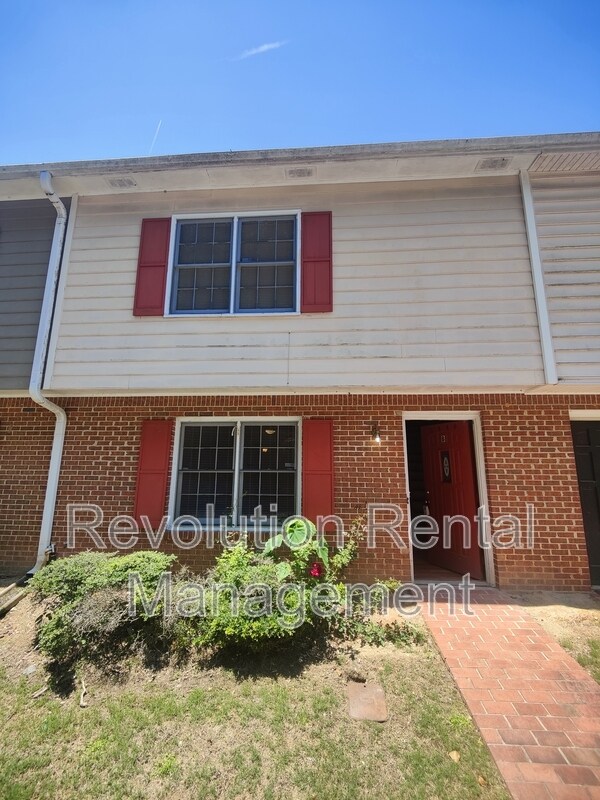 property at 2140 Kings Gate Cir SW